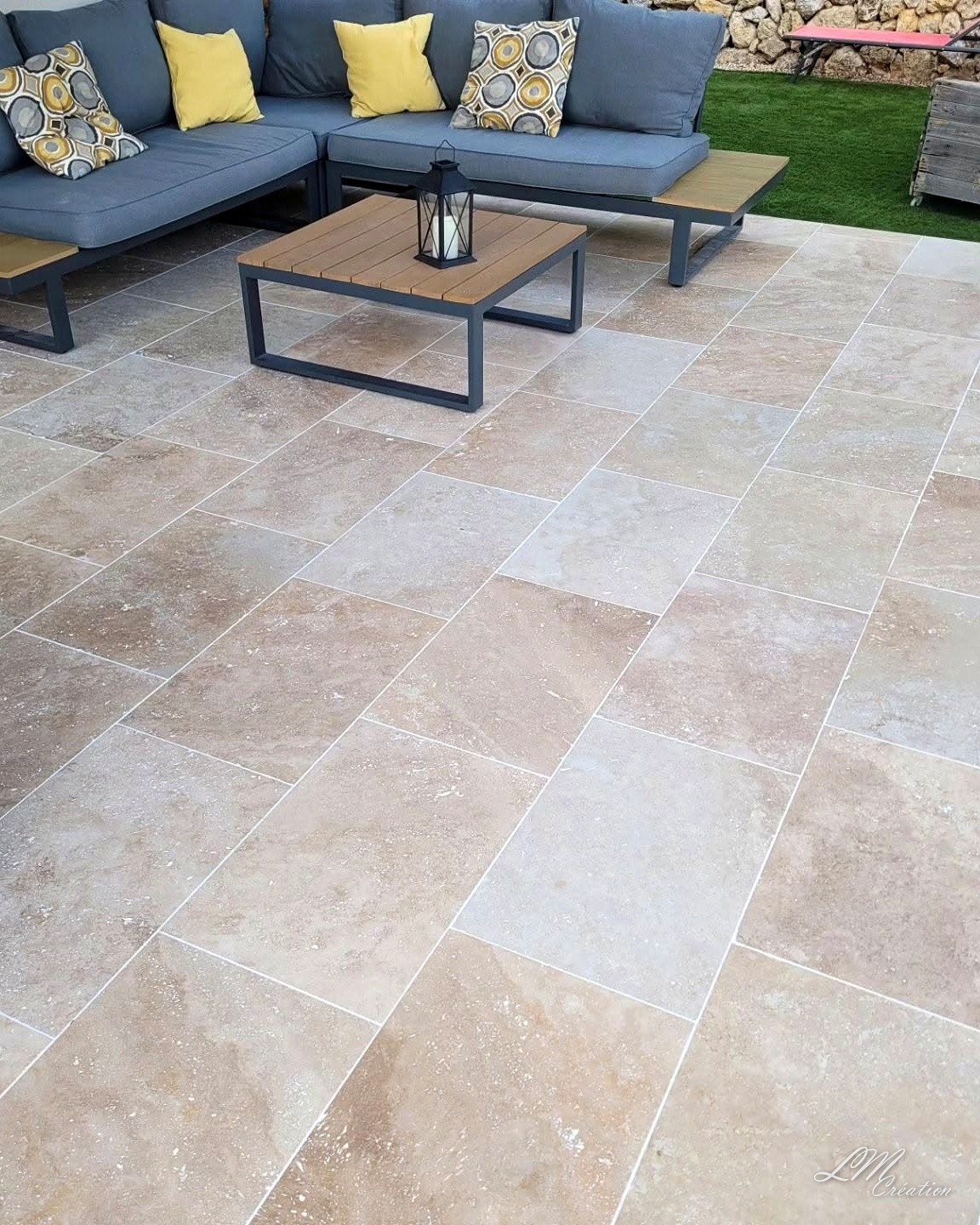 Retour sur un très beau chantier en pierre naturelle (travertin) — AUDINCOURT — L.M CREATION (4/5)