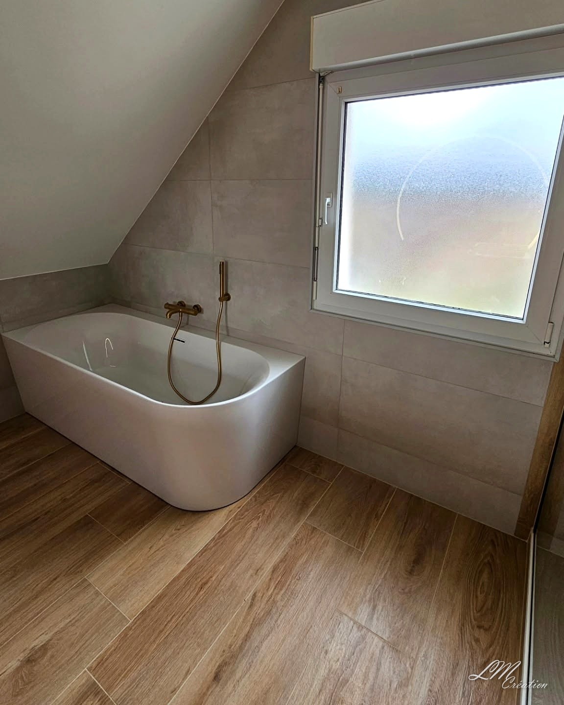 Salle de bain 🔑 en main carrelage ambiance naturelle — AUDINCOURT — L.M CREATION (5/7)